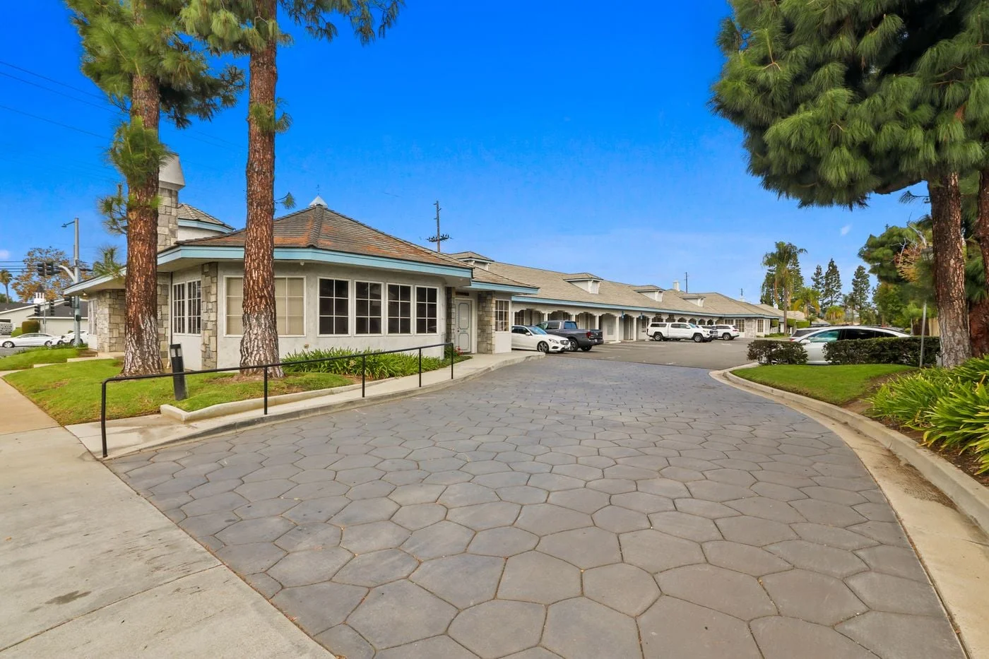 Photo 1 of 1421 N Wanda Rd, Orange, CA 92867