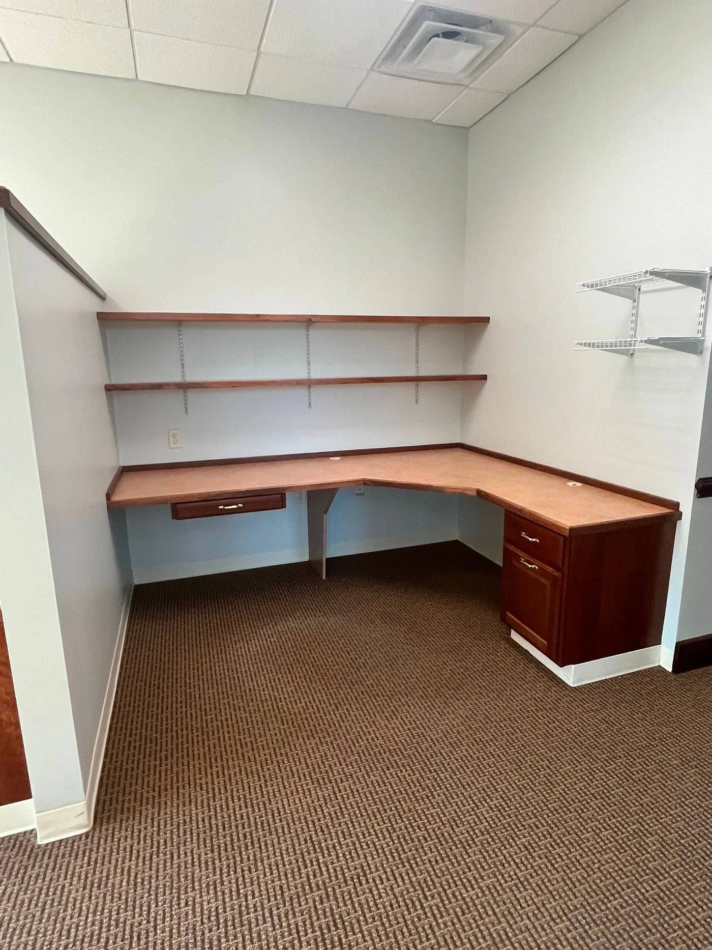 Photo 3 of 1508 Military Cutoff Rd, Wilmington, NC 28403