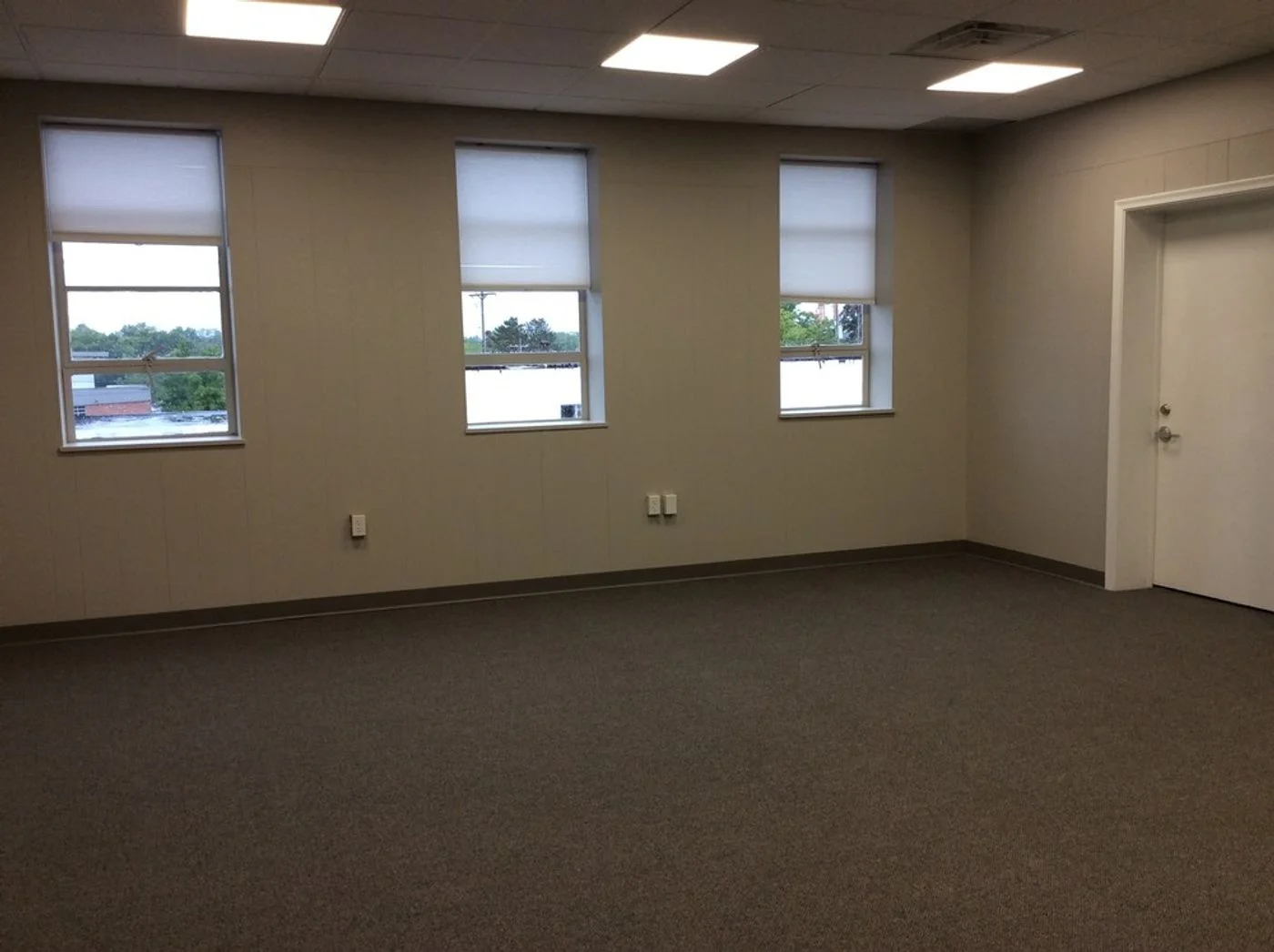 Photo 2 of 322 S Jefferson St, Mason, MI 48854