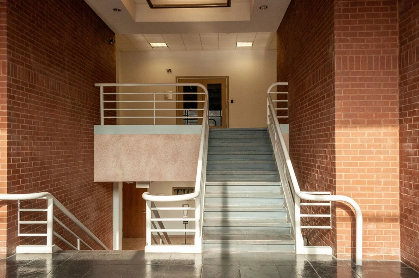 Photo 2 of 5520 Cherokee Avenue, Alexandria, VA 22312