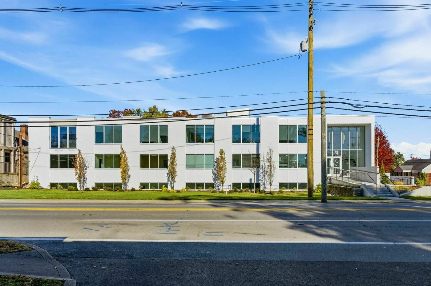 Photo 2 of 125 Chenoweth Ln, Louisville, KY 40207