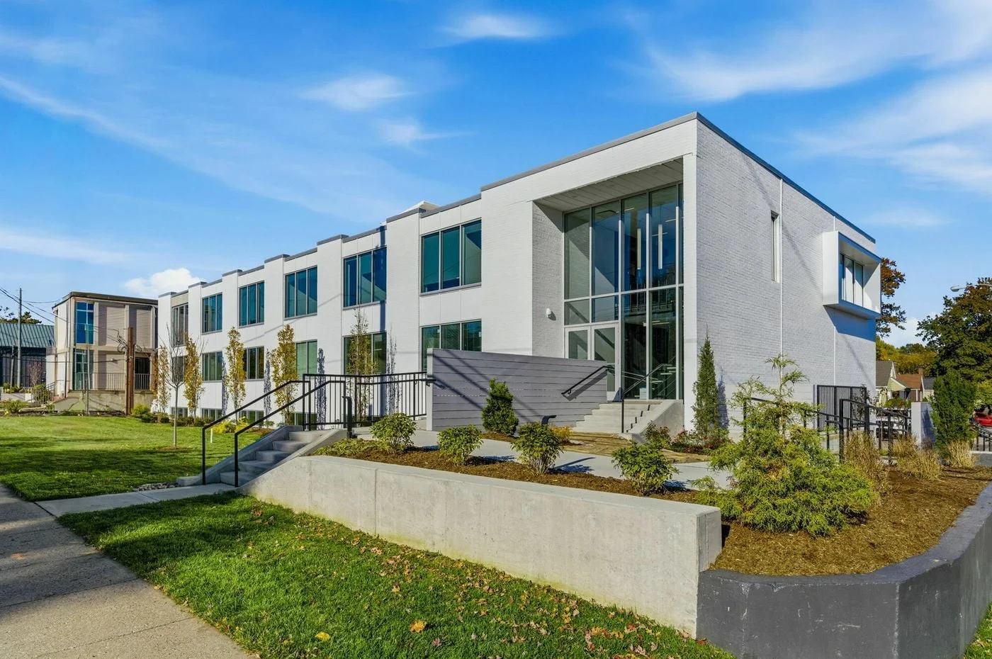 Photo 3 of 125 Chenoweth Ln, Louisville, KY 40207