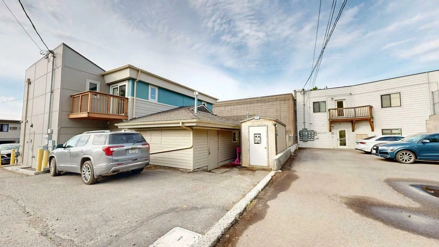 Photo 3 of 1321 N 27th St, Billings, MT 59101