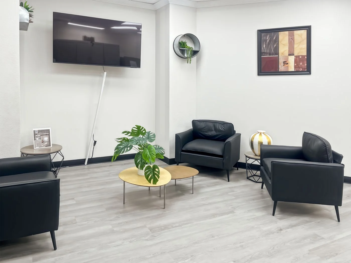 Photo 2 of 27125 Sierra Hwy 1st Floor, Santa Clarita, CA 91351