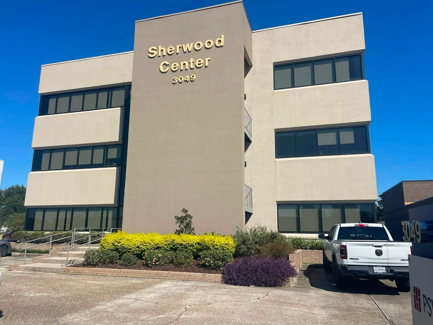 Photo 2 of 3049 S Sherwood Forest Blvd, Baton Rouge, LA 70816