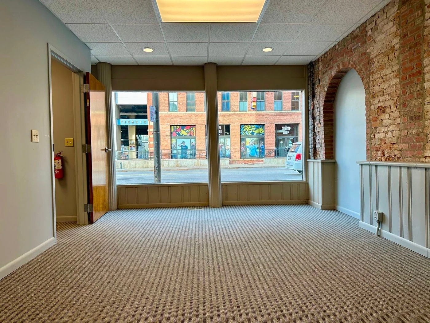 Photo 3 of 407 Washington St, Toledo, OH 43604