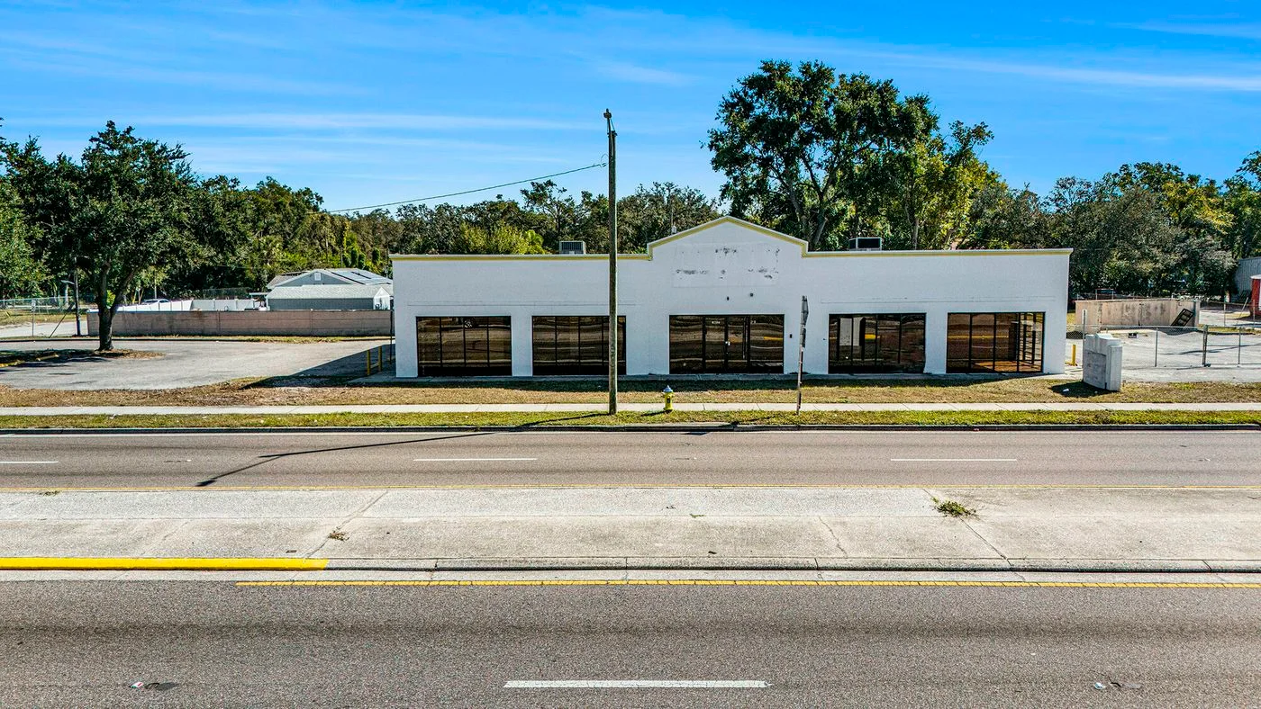 Photo 1 of 10015 N Nebraska Ave, Tampa, FL 33612