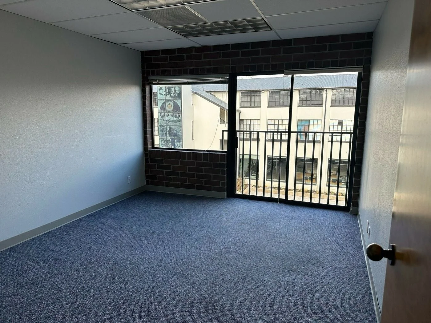 Photo 2 of 5441 S Macadam Ave, Portland, OR 97239