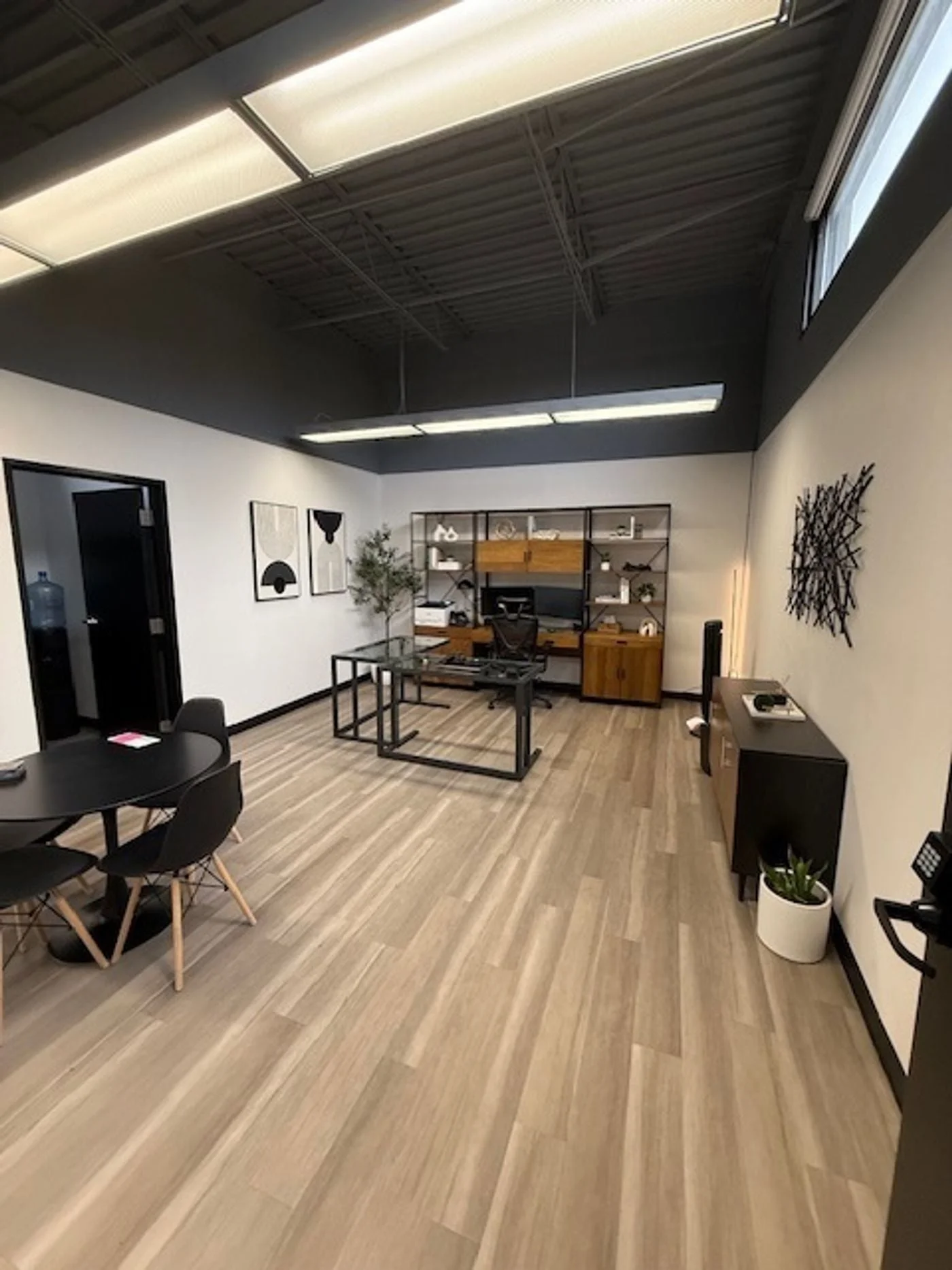 Photo 3 of 2485 Directors Row, Suite D, Indianapolis, IN 46241