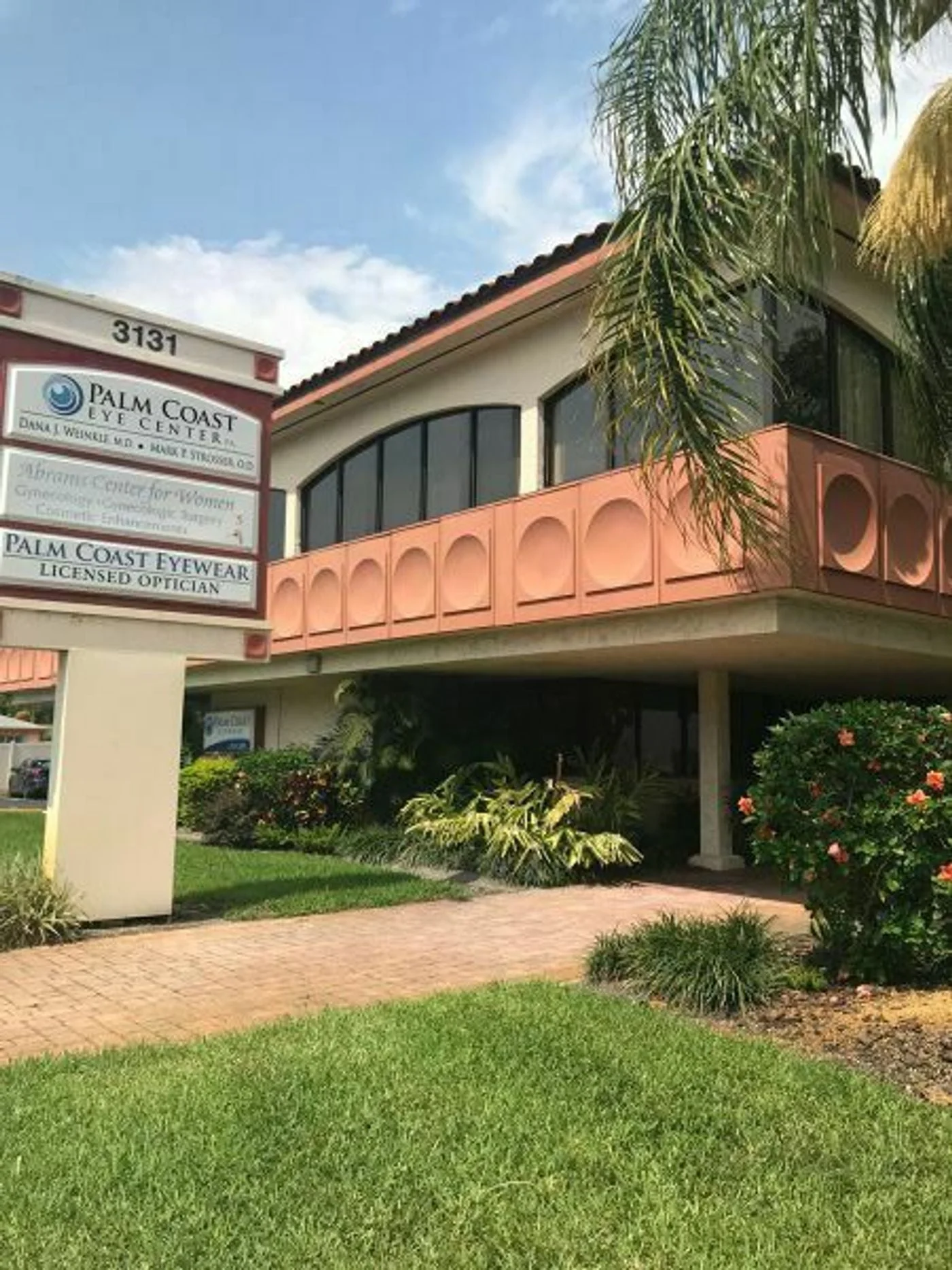 Photo 1 of 3131 S Tamiami Trl, Sarasota, FL 34239