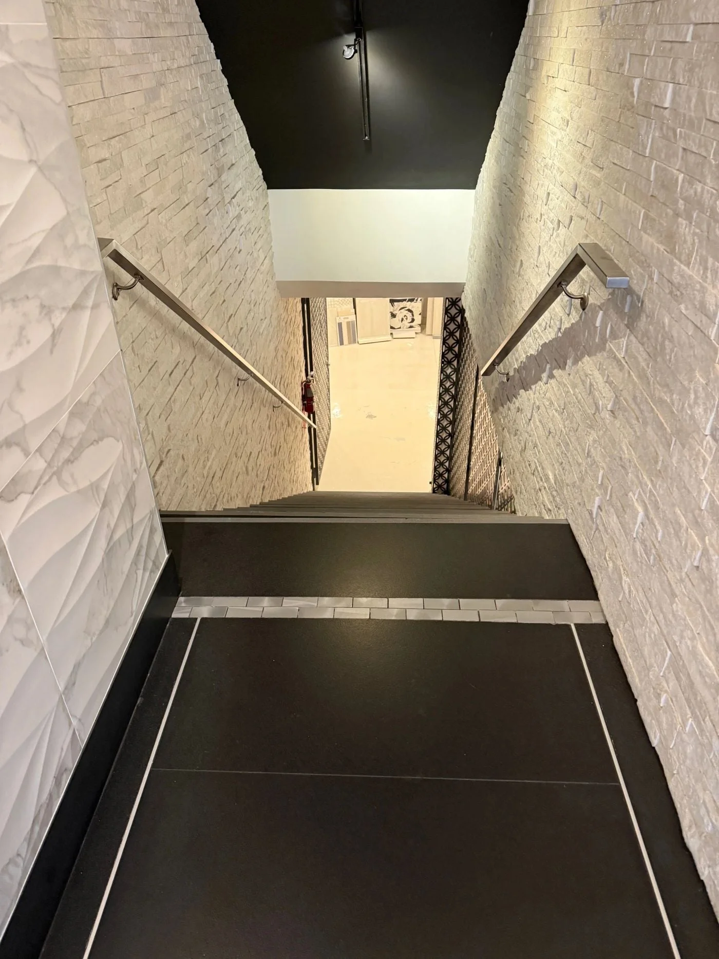 Photo 1 of 530 Santa Monica Blvd, Santa Monica, CA 90401