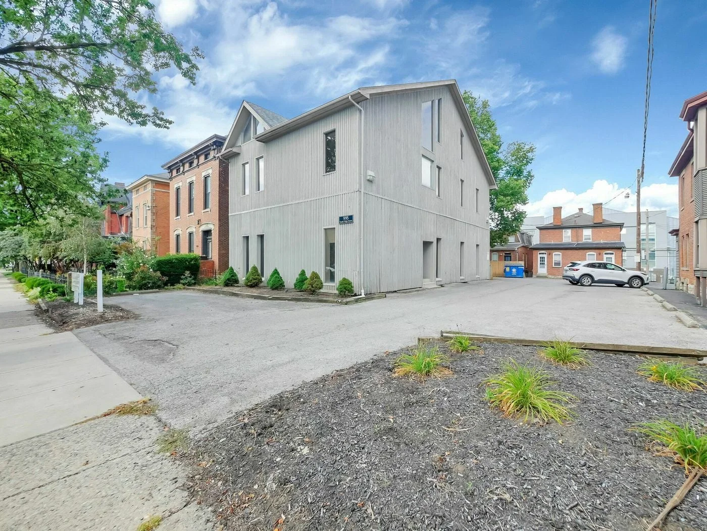 Photo 1 of 995 S High Street, Columbus, OH 43206