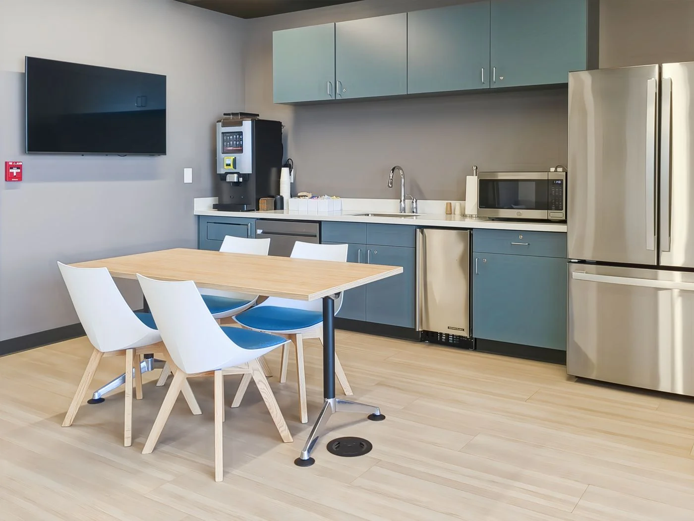 Photo 1 of 2014 Champions Gateway 3rd Floor, Canton, MA 44708