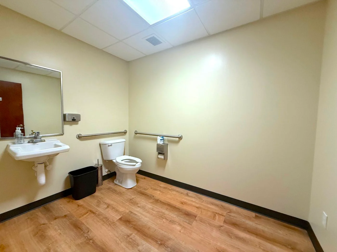 Photo 3 of 125 West Pineview Street, Altamonte Springs, FL 32714