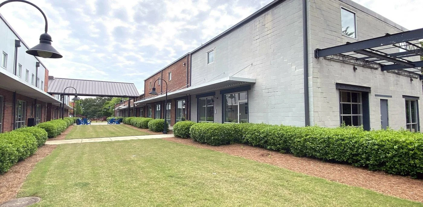 Photo 2 of 1320 Ellsworth Industrial Dr., Atlanta, GA 30318