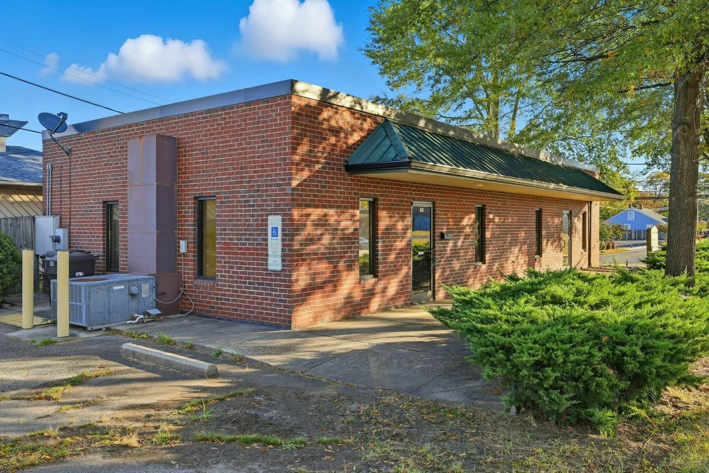 Photo 2 of 2312 S Main St, High Point, NC 27263