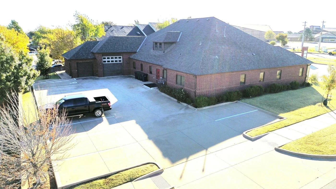 Photo 2 of 6907 Northwest 122nd Street, Oklahoma City, OK 73142