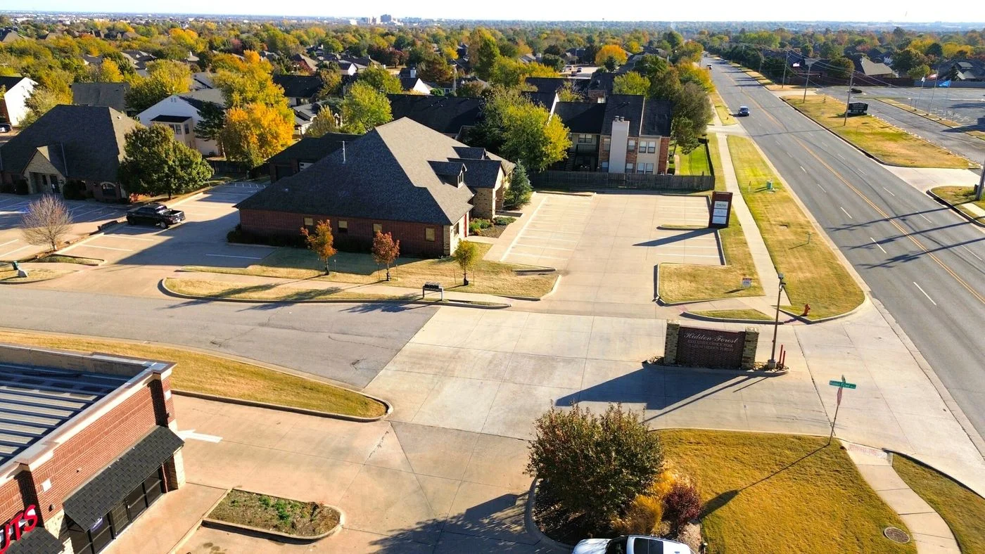 Photo 3 of 6907 Northwest 122nd Street, Oklahoma City, OK 73142