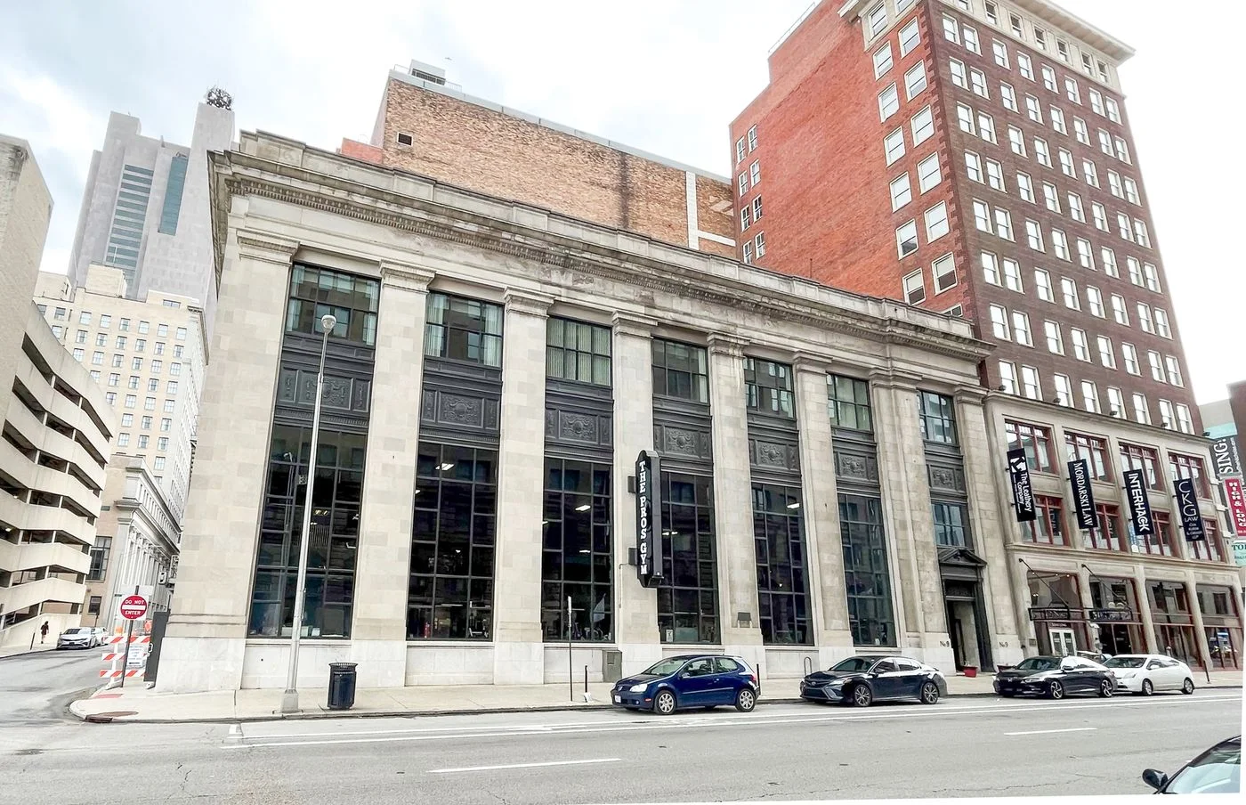 Photo 3 of 9 E Long Street, Columbus, OH 43215