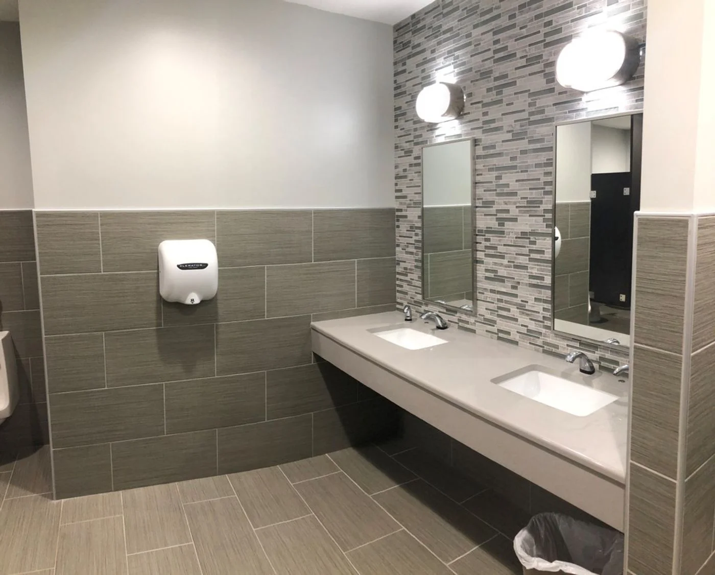 Photo 2 of 27655 Middlebelt Rd, Farmington Hills, MI 48334