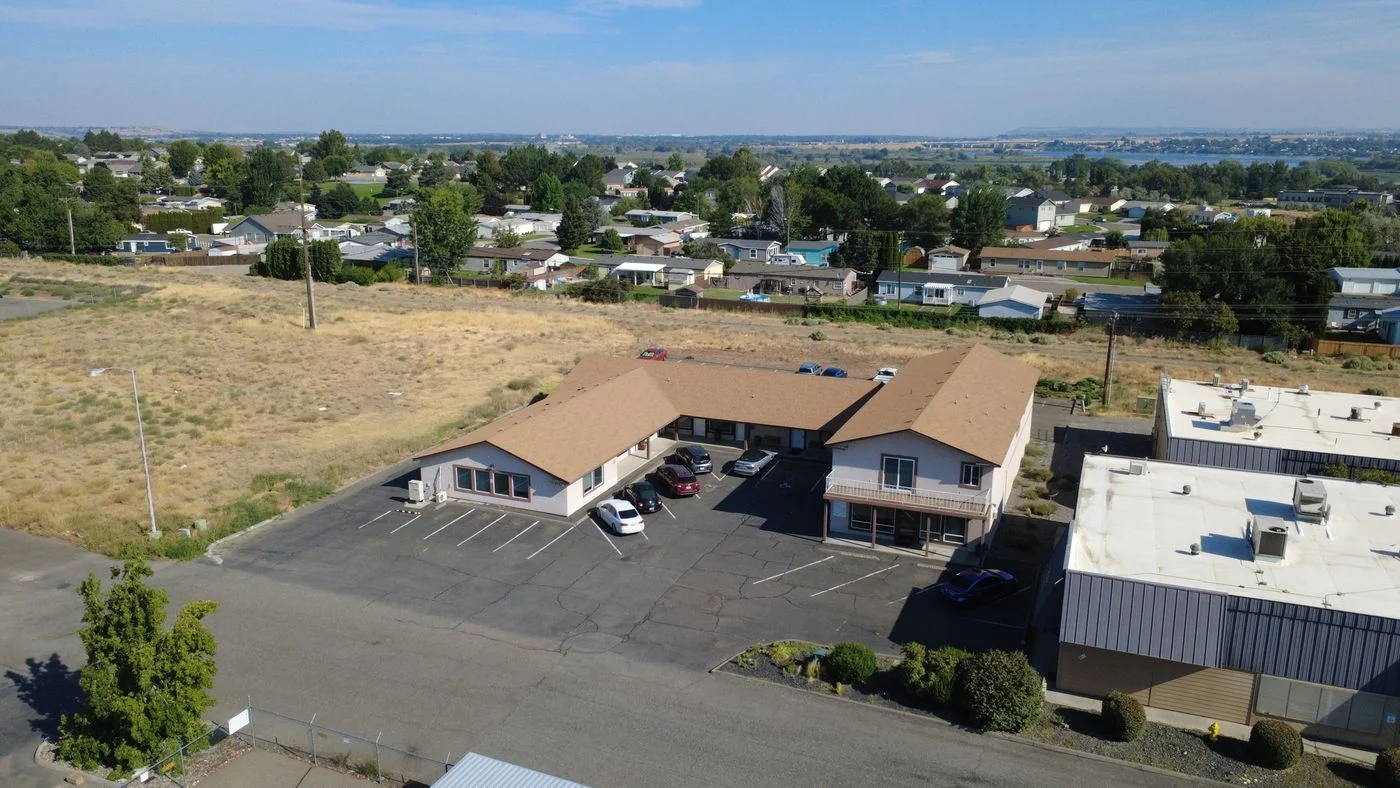 Photo 2 of 8514 W Gage Blvd, Kennewick, WA 99336