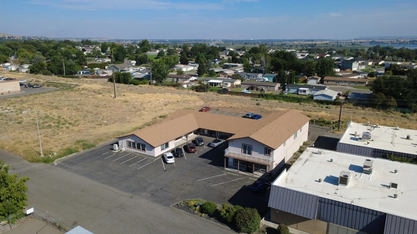 Photo 3 of 8514 W Gage Blvd, Kennewick, WA 99336