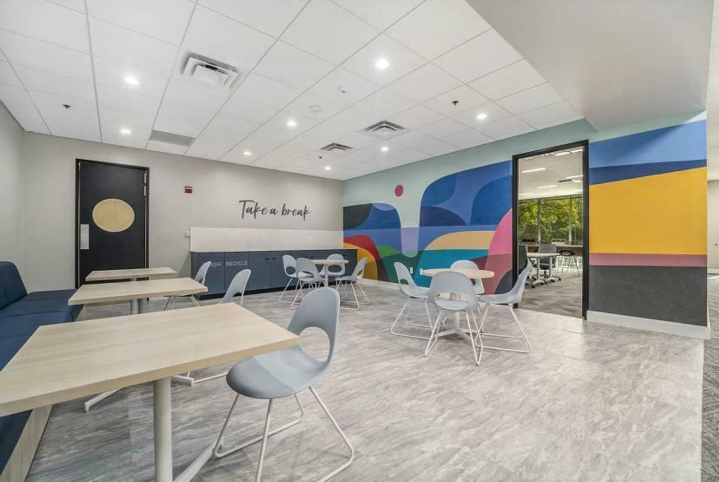 Photo 2 of 26300 Northwestern Hwy, Southfield, MI 48076