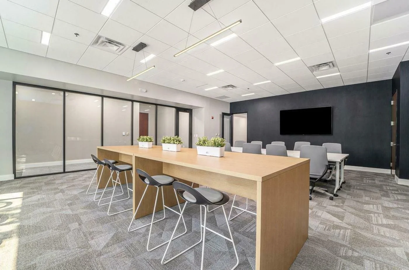 Photo 3 of 26300 Northwestern Hwy, Southfield, MI 48076