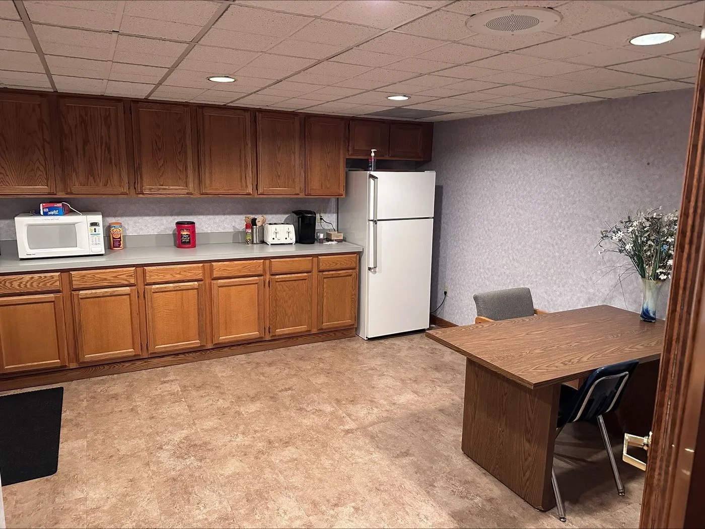 Photo 3 of 2600 Oakstone Drive, Columbus, OH 43231