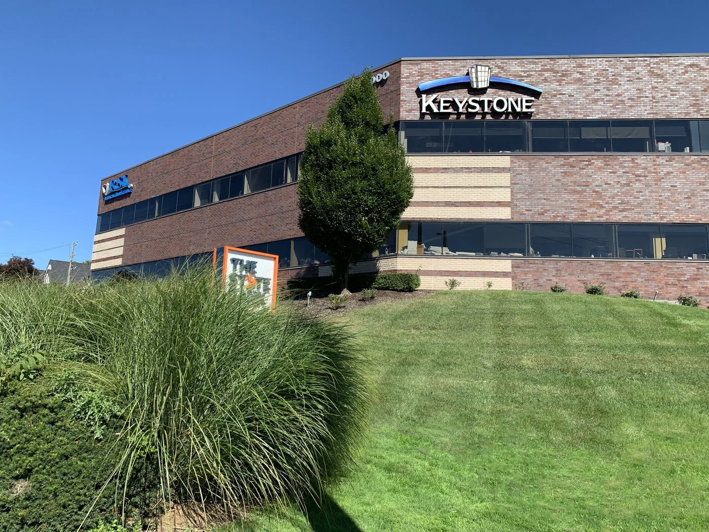 Photo 2 of 31000 Northwestern Hwy, Farmington Hills, MI 48334