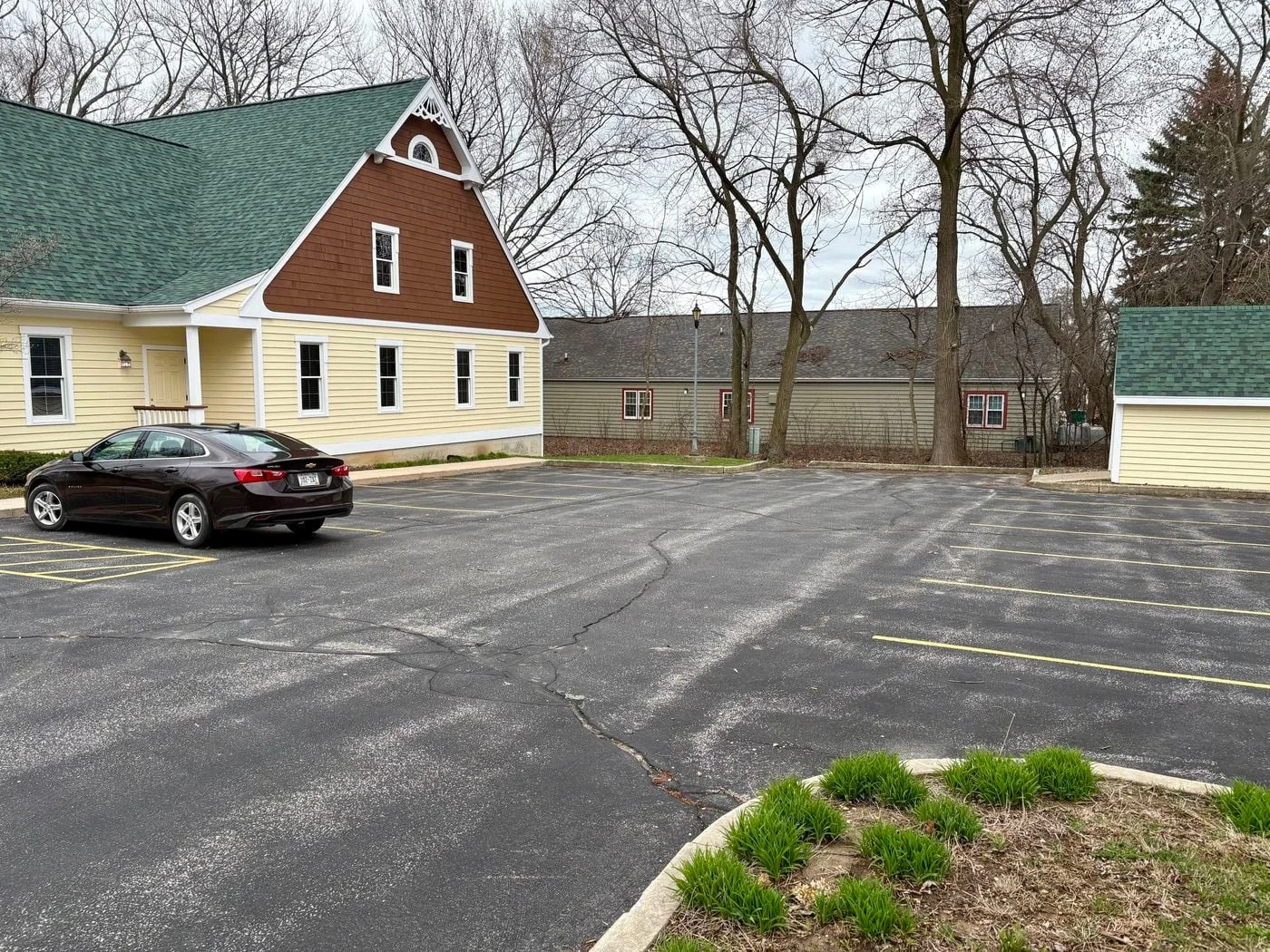 Photo 3 of W62N225 Washington Ave, Cedarburg, WI 53012