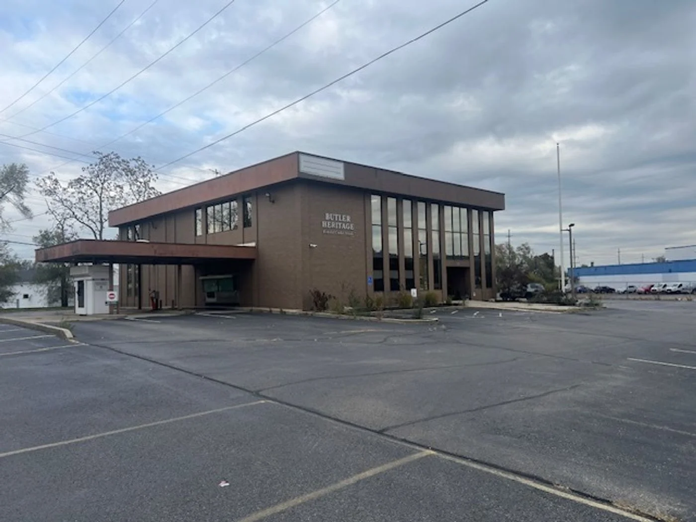 Photo 1 of 660 N University Blvd, Middletown, OH 45042