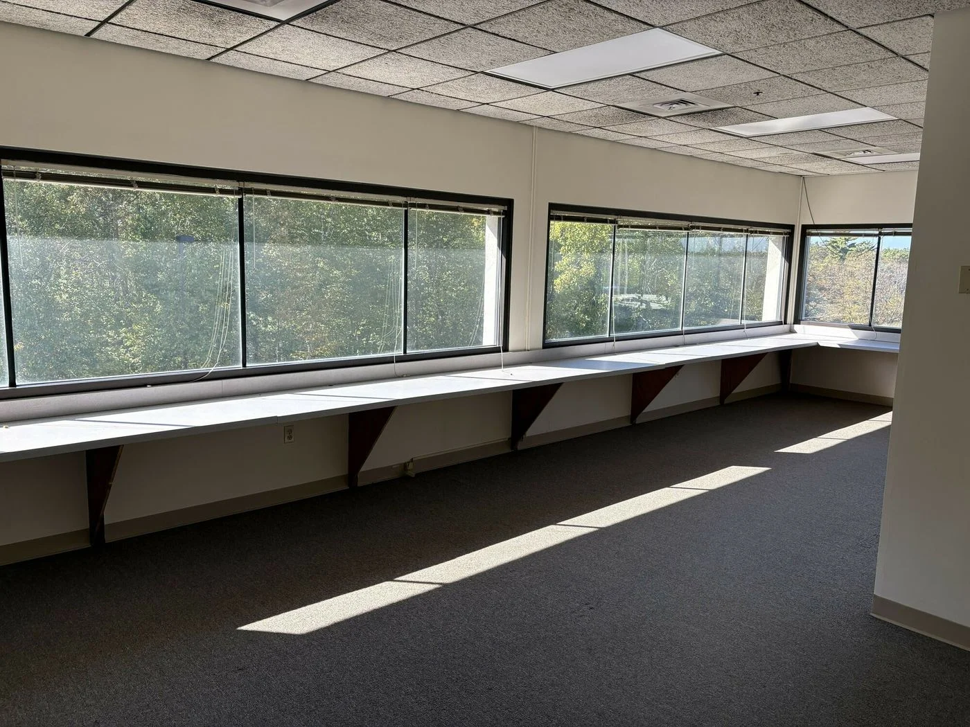 Photo 3 of 117 Londonderry Tpke, Hooksett, NH 03106