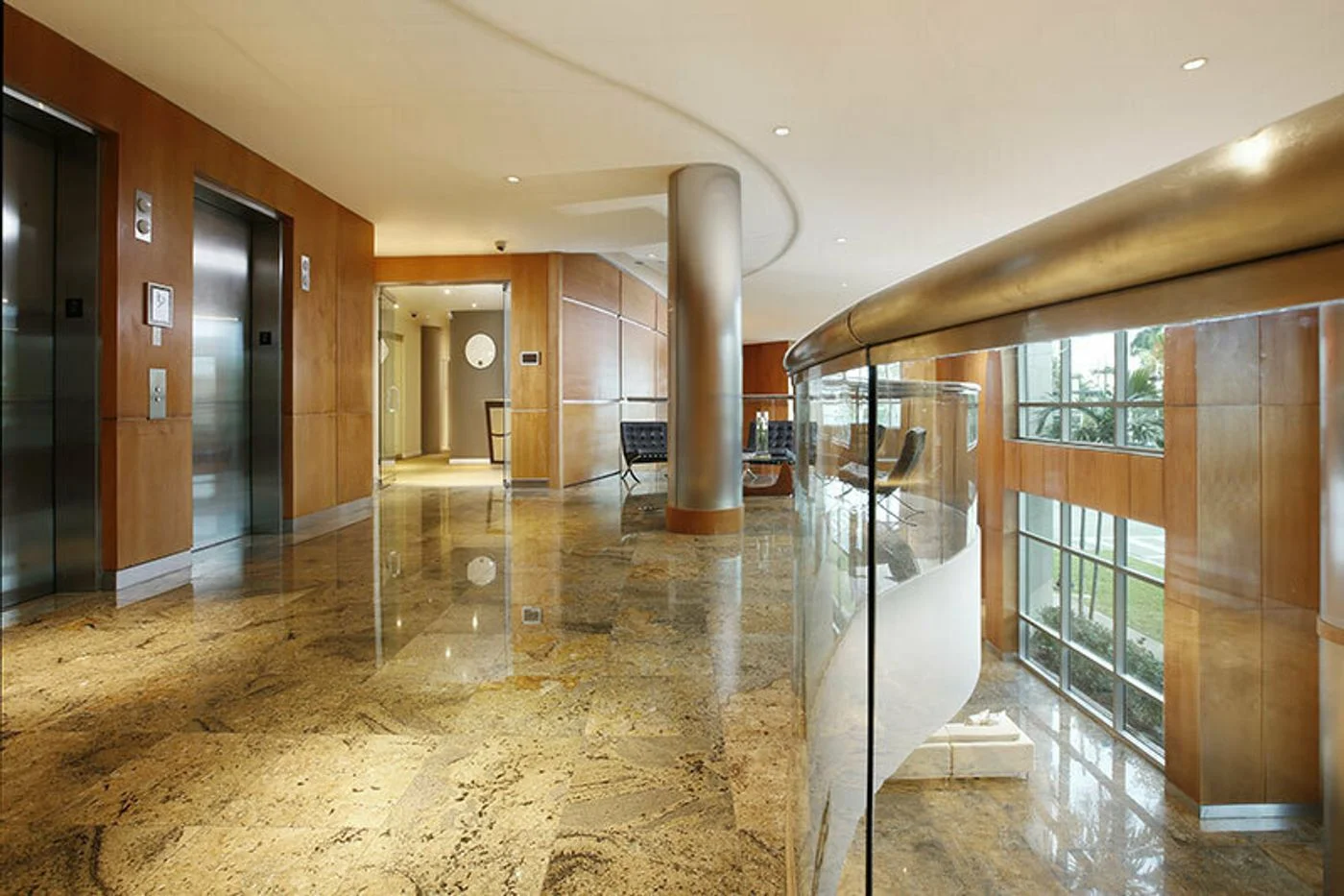 Photo 3 of 1000 5th St, Miami Beach, FL 33139