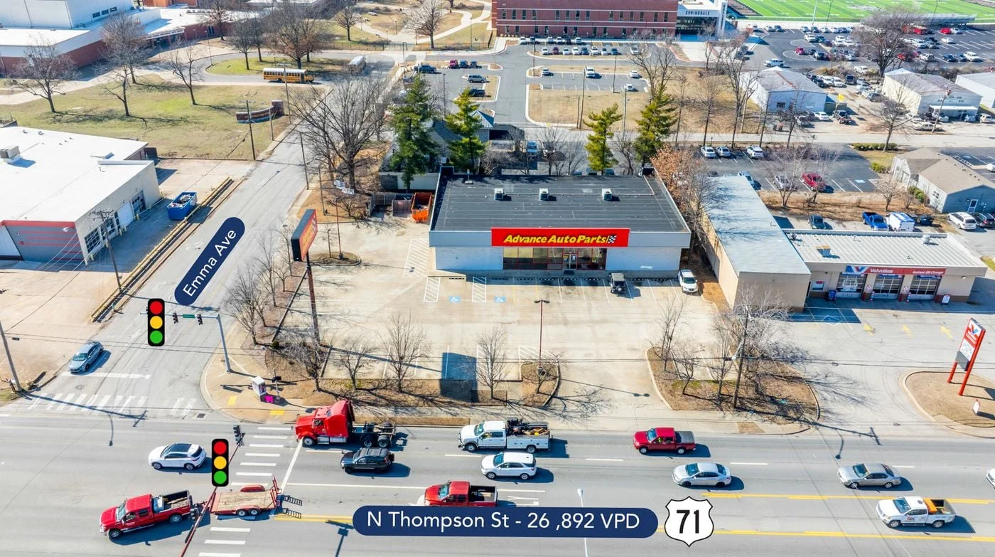 Photo 3 of 100 N Thompson St, Springdale, AR 72764