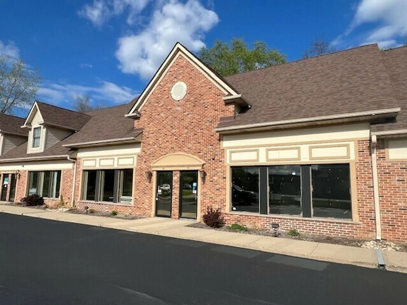 Photo 3 of 4 Cedar Ridge Dr, Lake In The Hills, IL 60156