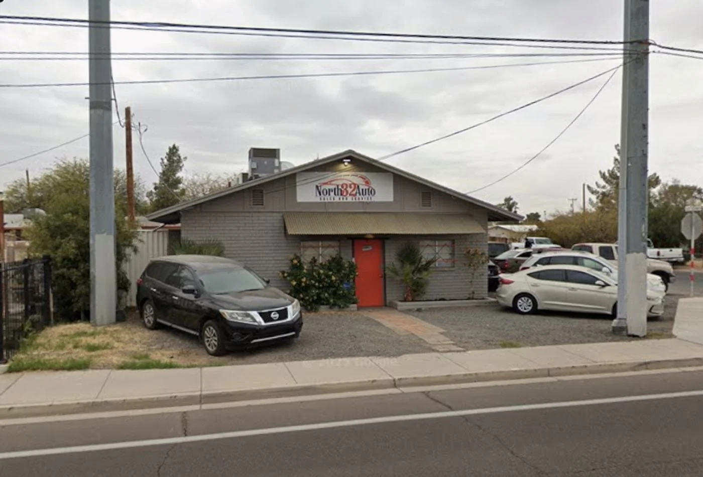 Photo 2 of 17648 N 32nd St, Phoenix, AZ 85032