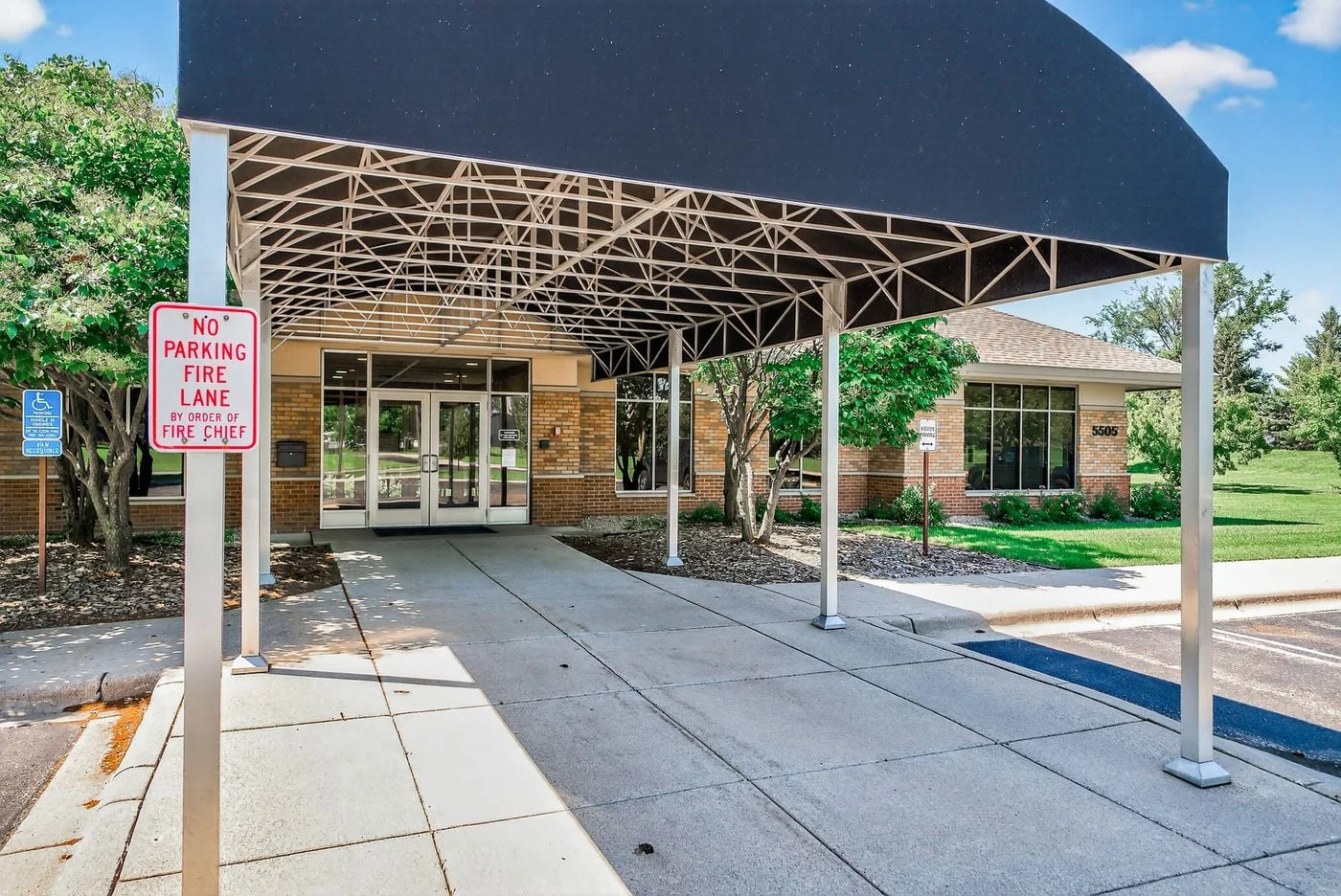 Photo 3 of 5505 Cottonwood Ln SE, Prior Lake, MN 55372