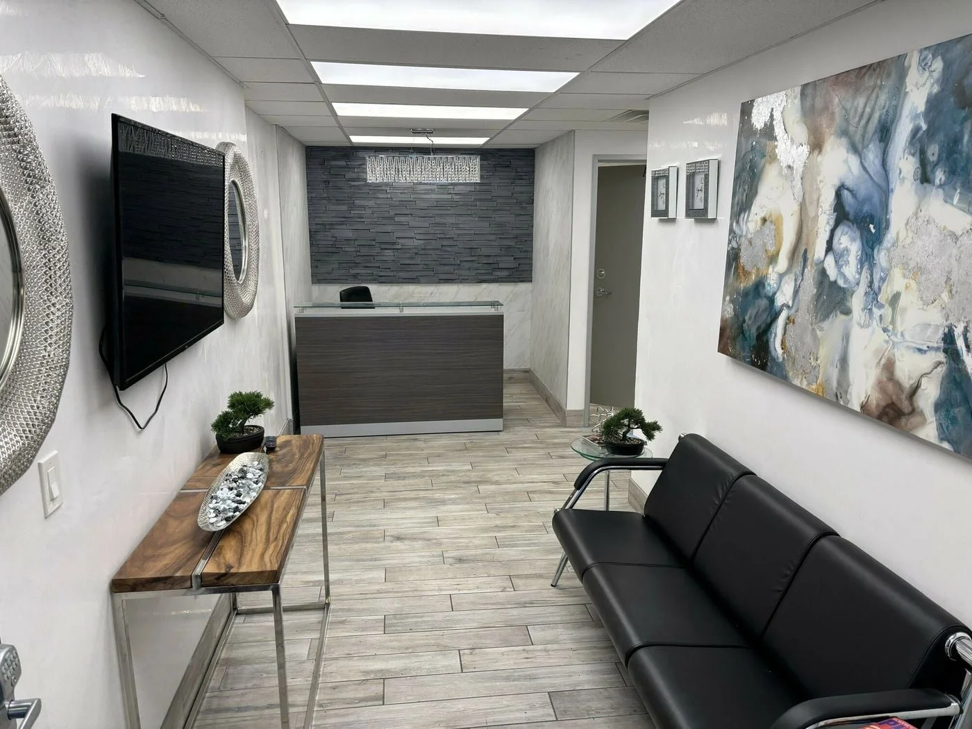 Photo 2 of 1940 E Thunderbird Rd, Phoenix, AZ 85022