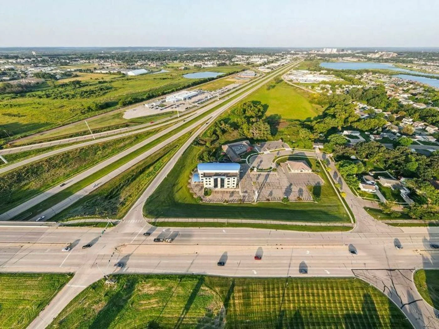 Photo 3 of 975 34th Ave NW, Rochester, MN 55901