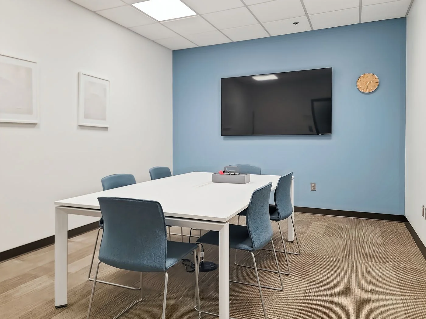 Photo 3 of 10920 W Lincoln Avenue, West Allis, WI 53227