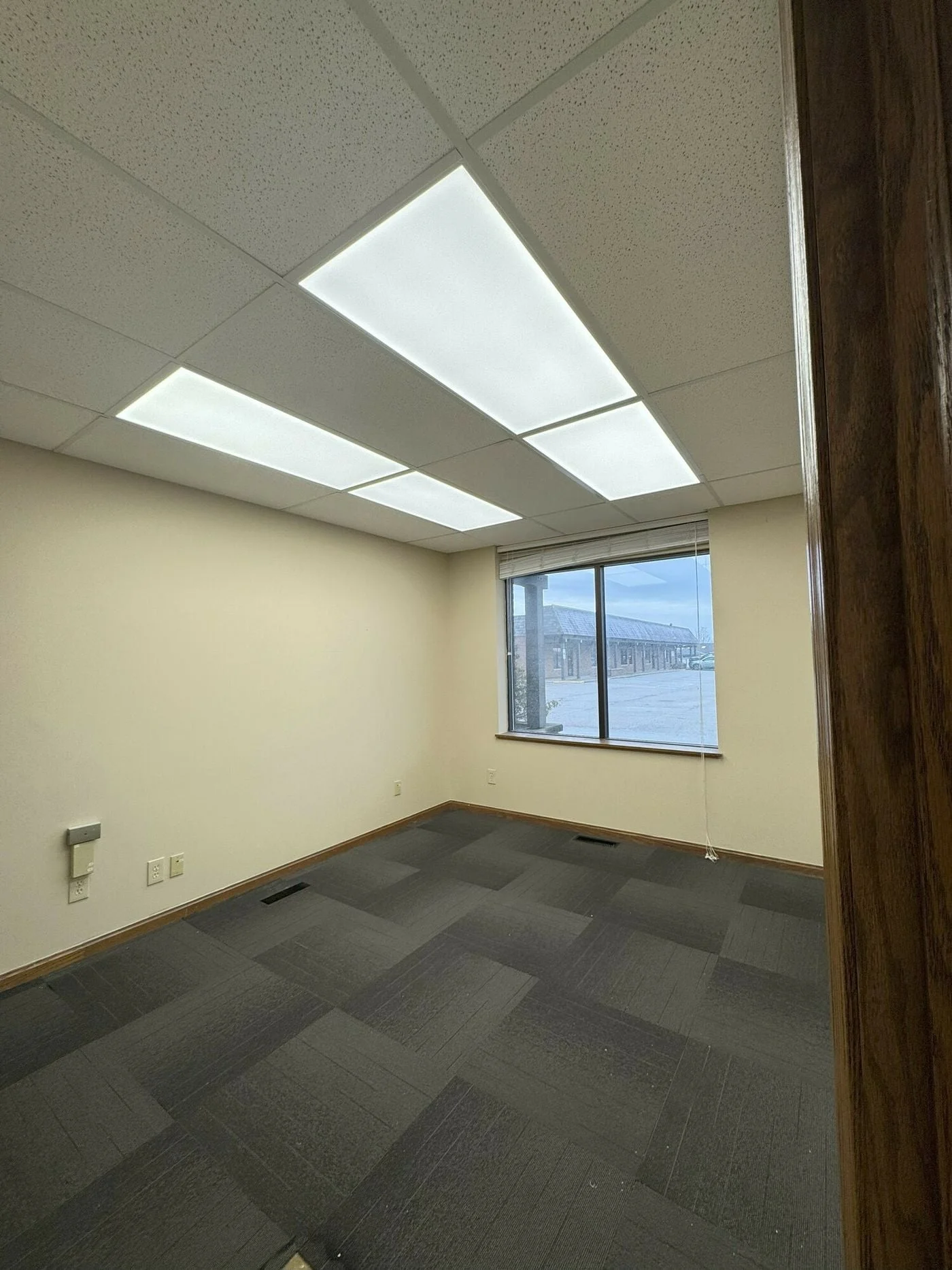 Photo 3 of 105 5th St SE Unit#3, Barberton, OH 44203