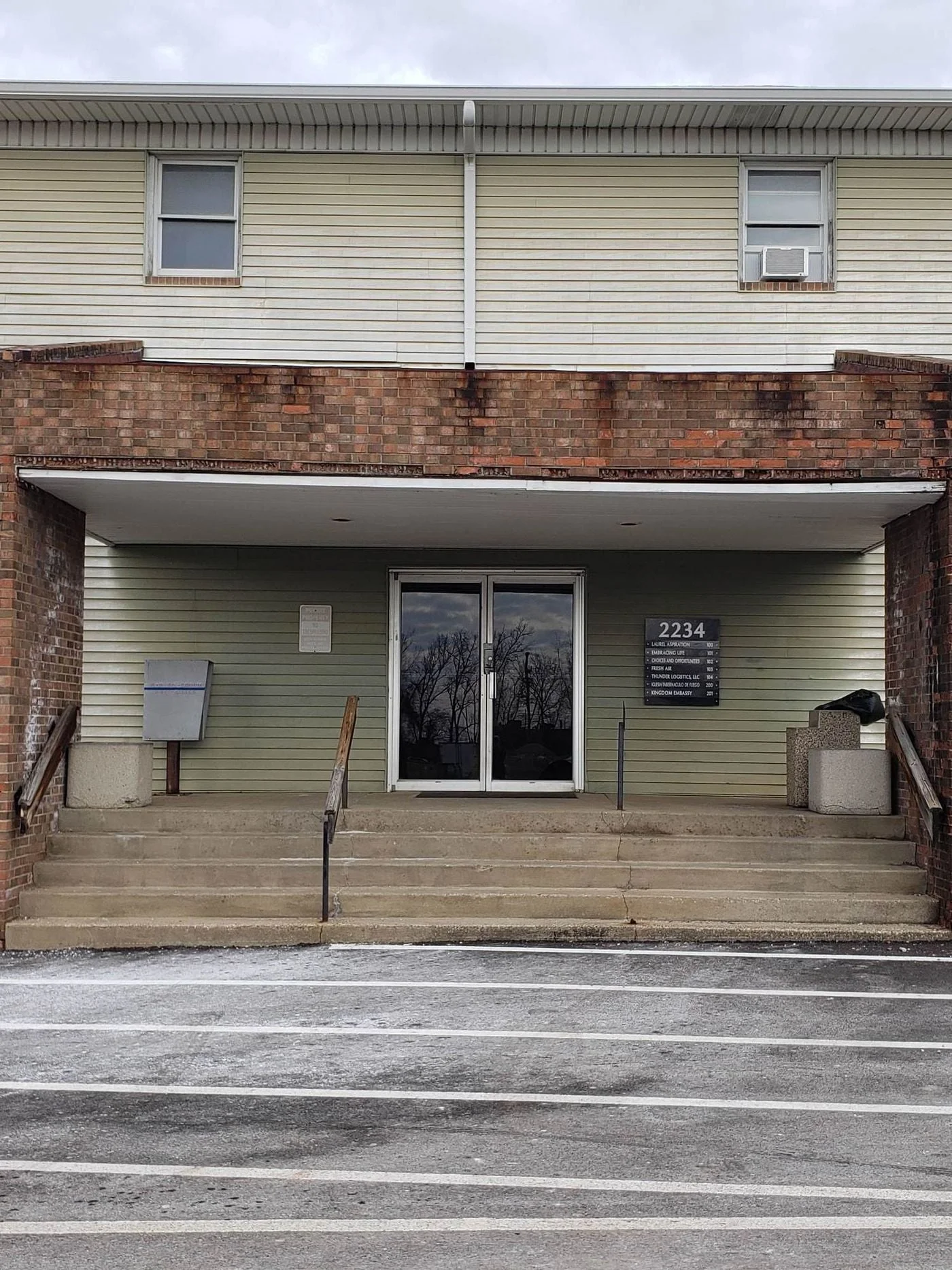 Photo 1 of 2234 S Hamilton, suite 103, Columbus, OH 43232