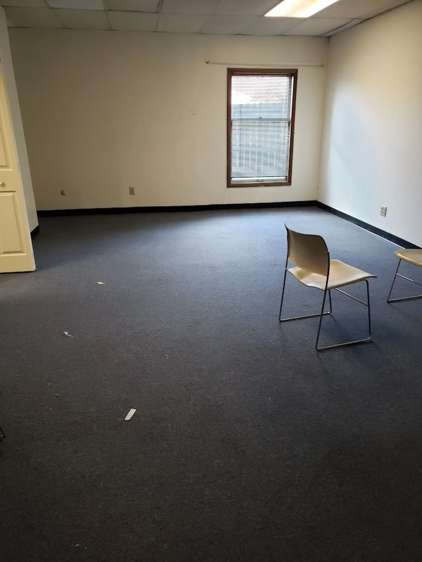 Photo 2 of 2234 S Hamilton, suite 103, Columbus, OH 43232