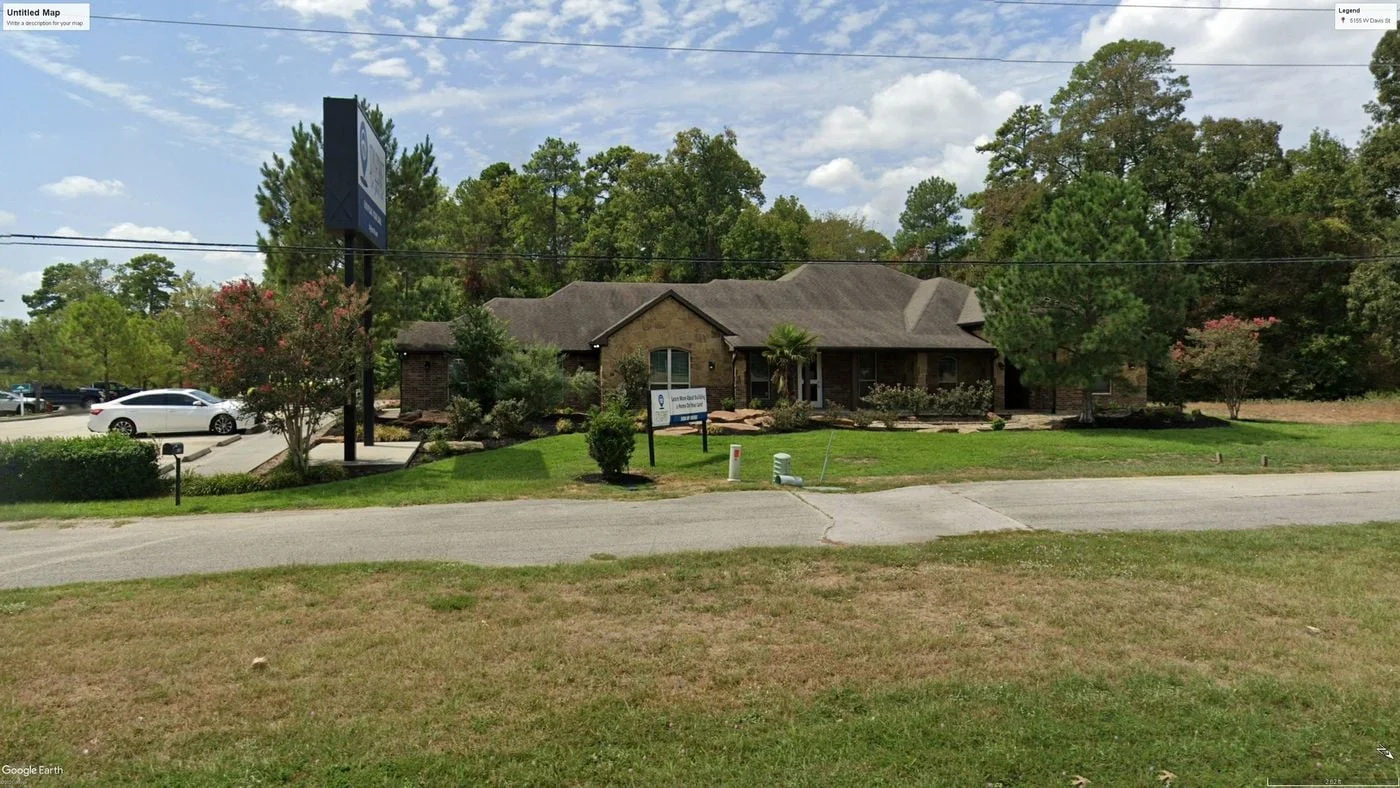 Photo 1 of 5155 W Davis St, Conroe, TX 77304