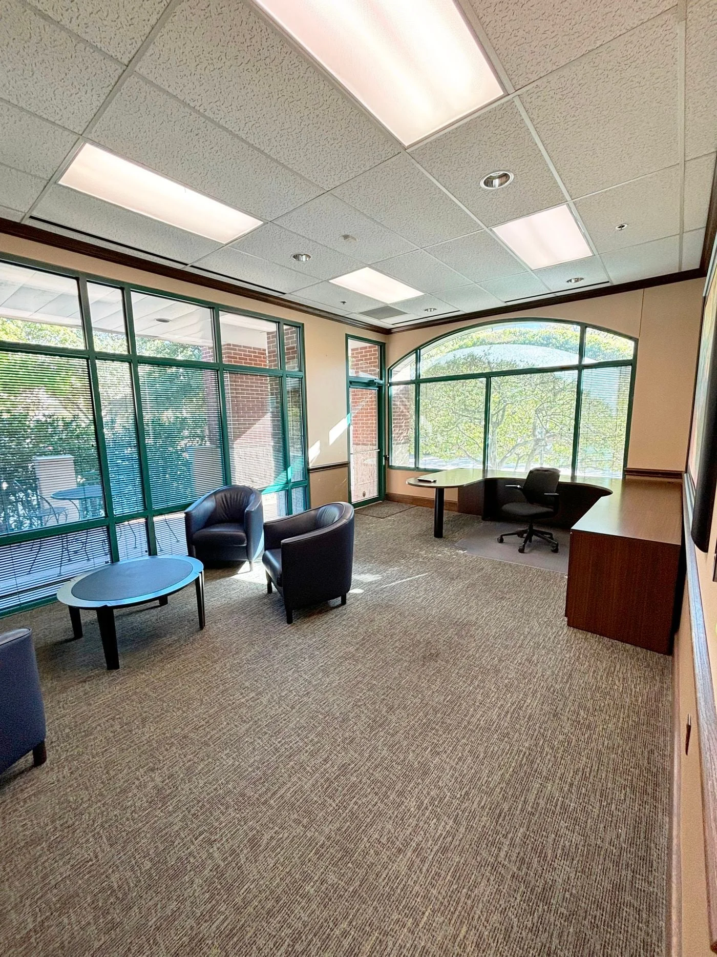 Photo 3 of 15835 Quorum Dr, Addison, TX 75001