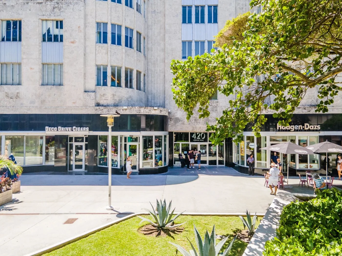Photo 1 of 420 Lincoln Rd, Miami Beach, FL 33139