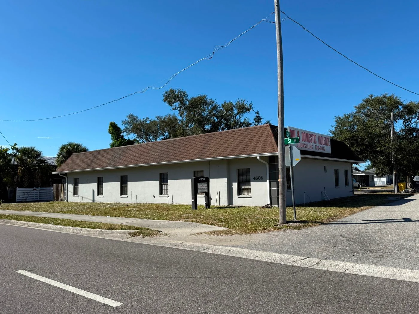 Photo 2 of 4506 26th St W , Bradenton, FL 34207