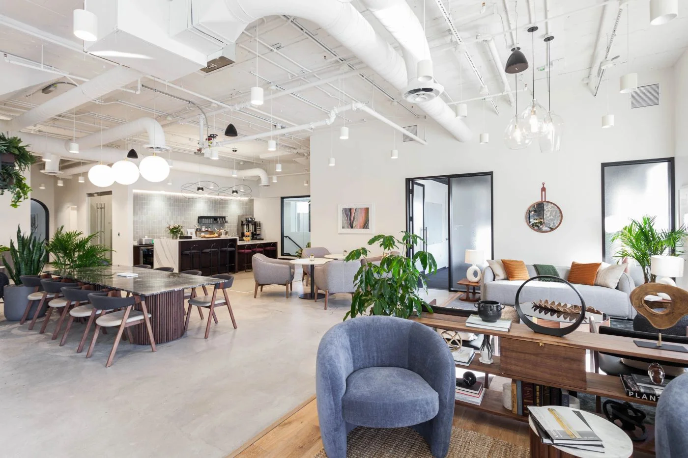 Photo 1 of 420 Nichols Road 2nd Floor, Kansas City, MO 64112