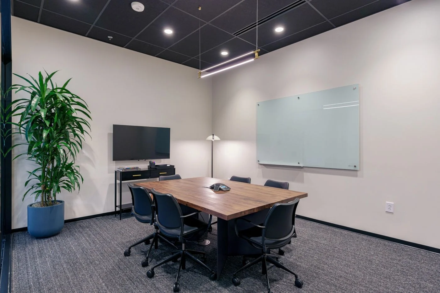 Photo 3 of 677 King Street, Charleston, SC 29403